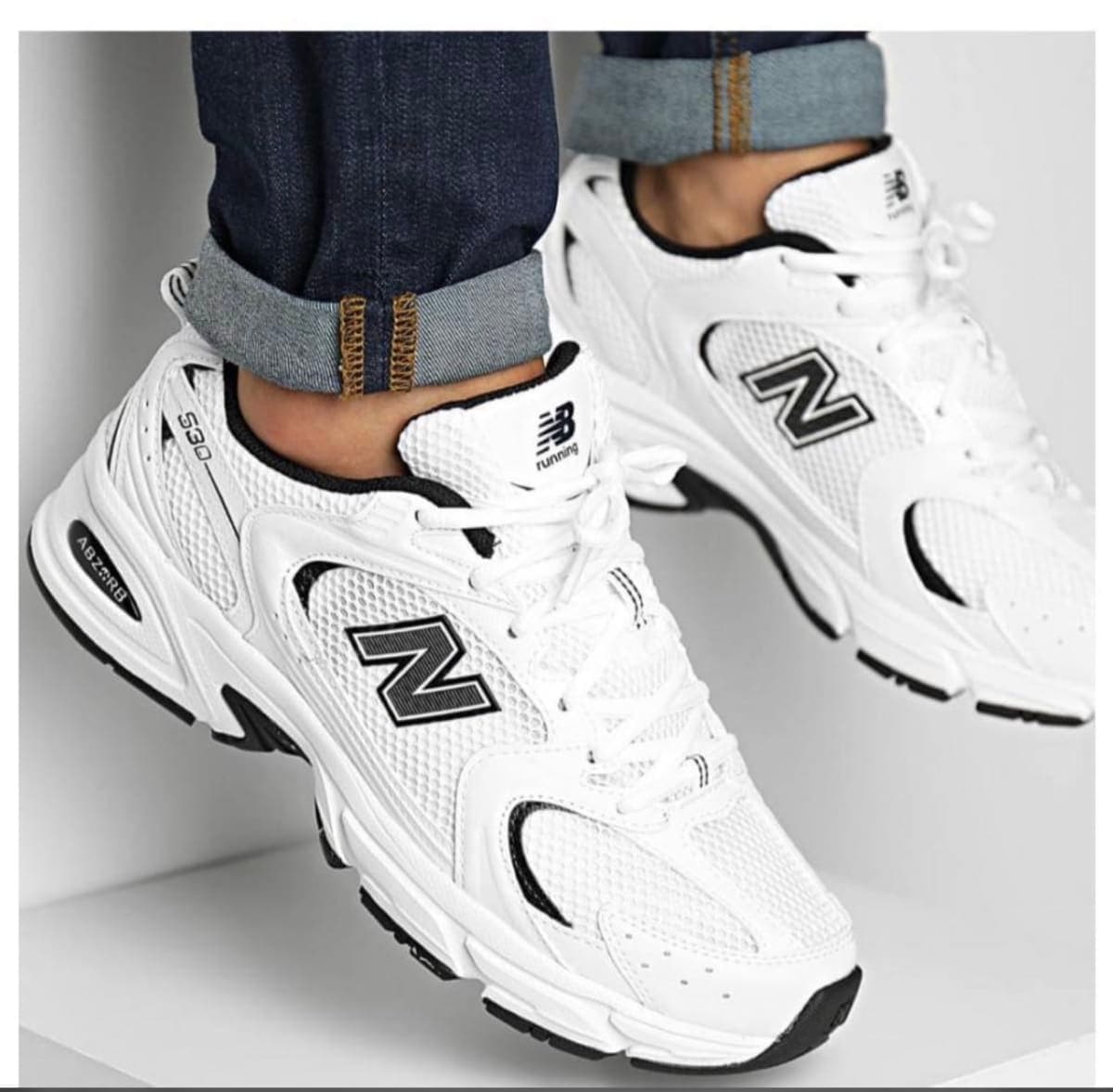 New Balance 530 Sneakers (White and Black)