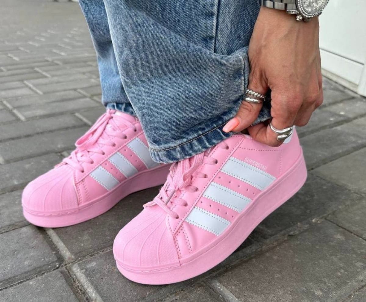 Pink & White Classic Shell-Toe Sneakers – Stylish Casual Shoes